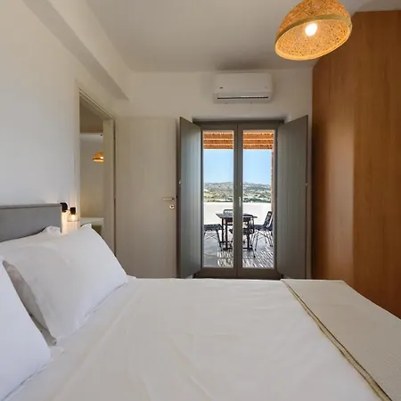 Aegean Gem With Private Pool In Paros 빌라