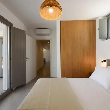 Aegean Gem With Private Pool In Paros